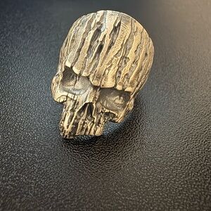 Heavy Gothic Skull Ring – Sterling Silver – Detailed Wooden Textured Finish